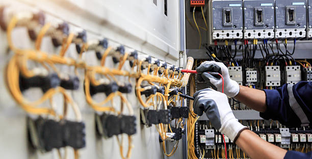 Professional Electrician technician working in Cecilia, LA